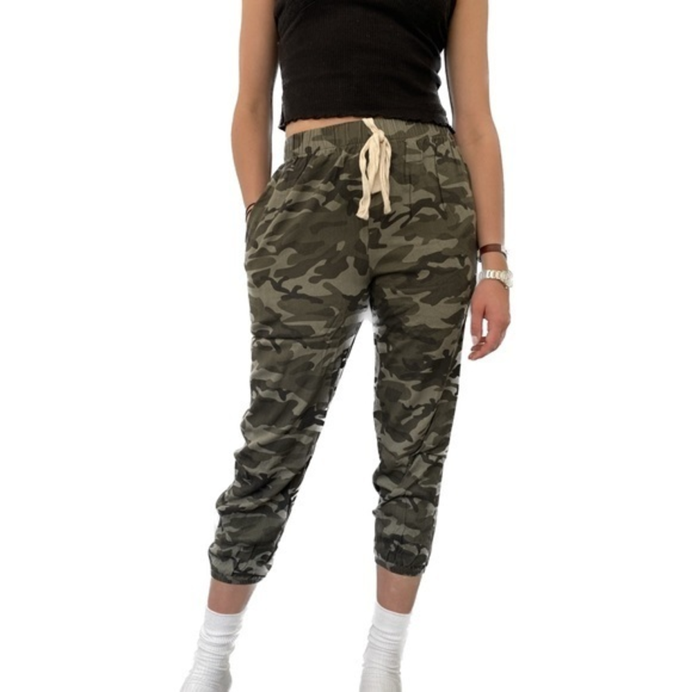 🫑 toska green camo pants 🫑